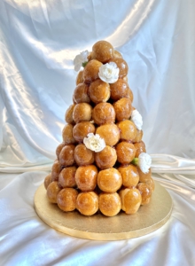 Croquembouche (soezentoren) By Amsterdam Patisserie