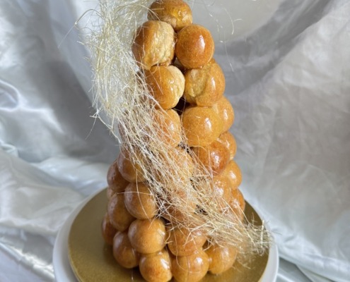 Croquembouche (soezentoren) By Amsterdam Patisserie